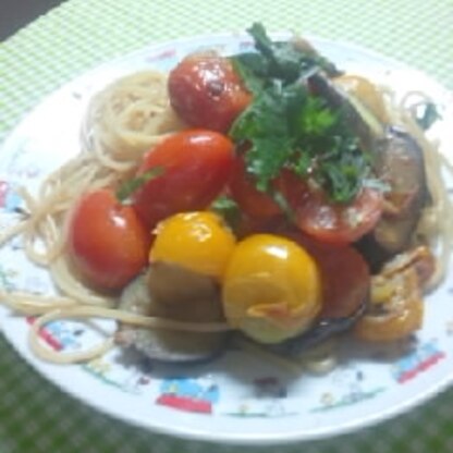 トマトをミニトマト、みず菜を紫蘇に変えて作りました、あっさりしてとてもおいしかったです、夏のご馳走ですね
また作ります
!(^^)!